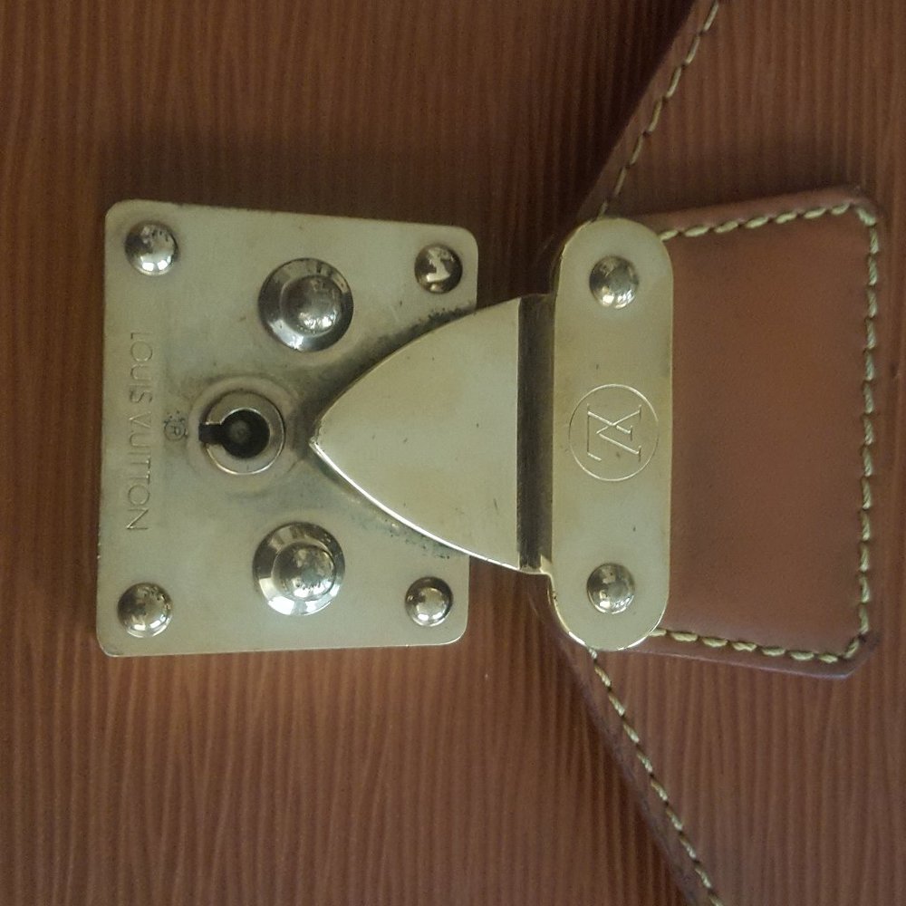 Authentic Louis Vuittion Epi Briefcase - Picture 11 of 16